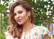 伊娃·门德斯(Eva Mendes)在阔别十年后，谈起了重返演艺圈的犹豫